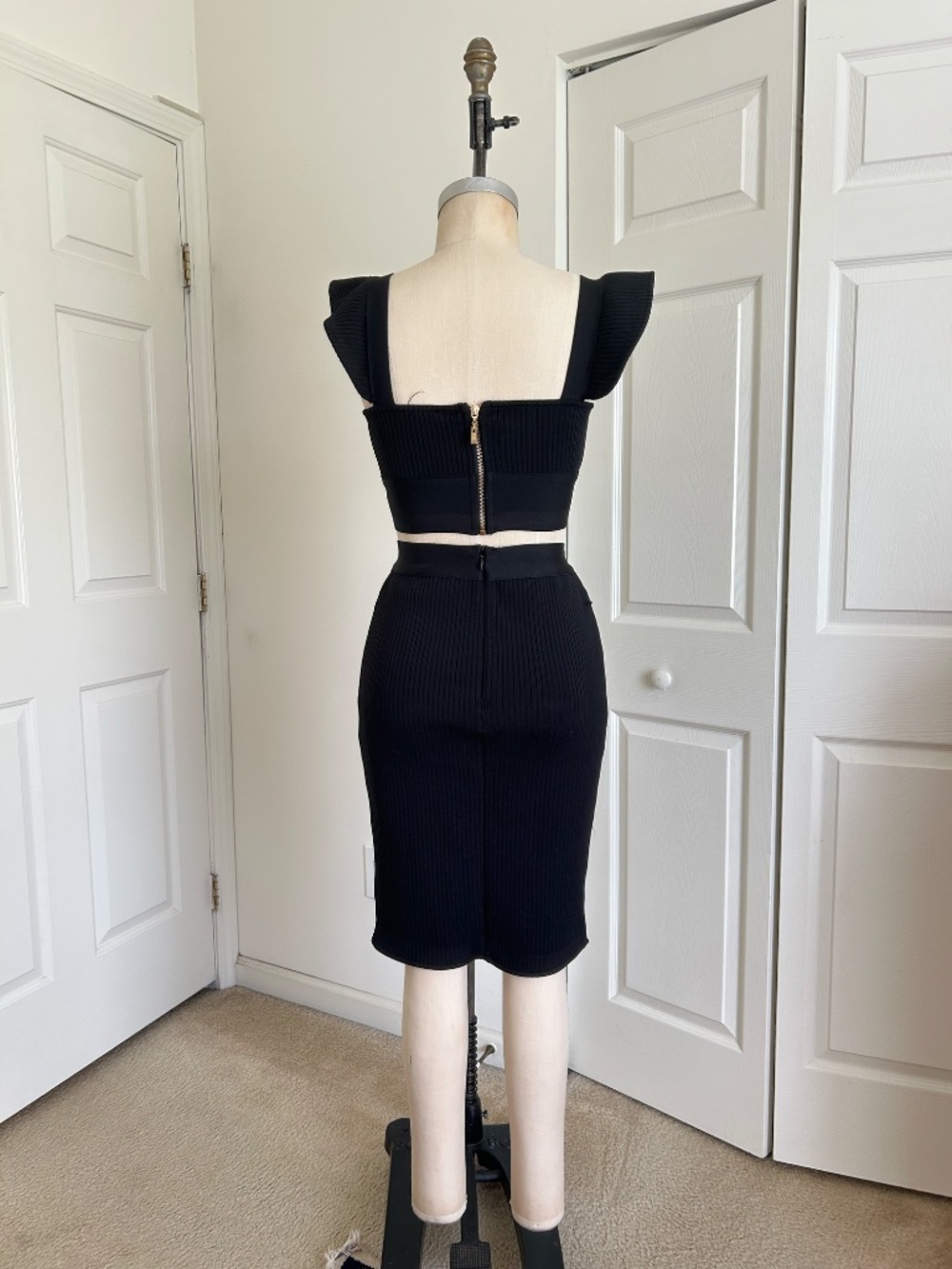 Bella Barnett Two-Piece Ribbed Set - Picture 4 of 10
